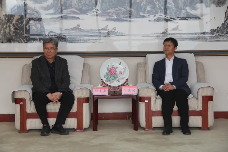 Shandong LANO Coopera cù u prufessore KWAK, Moon Kyu, Ph.D. è u Rapprisentante Liang Tongho da l'Università Dongguk, Corea di u Sudu per realizà scambii è cooperazione in u campu di u cuntrollu di u rumore cù l'Università Shandong Jianzhu
